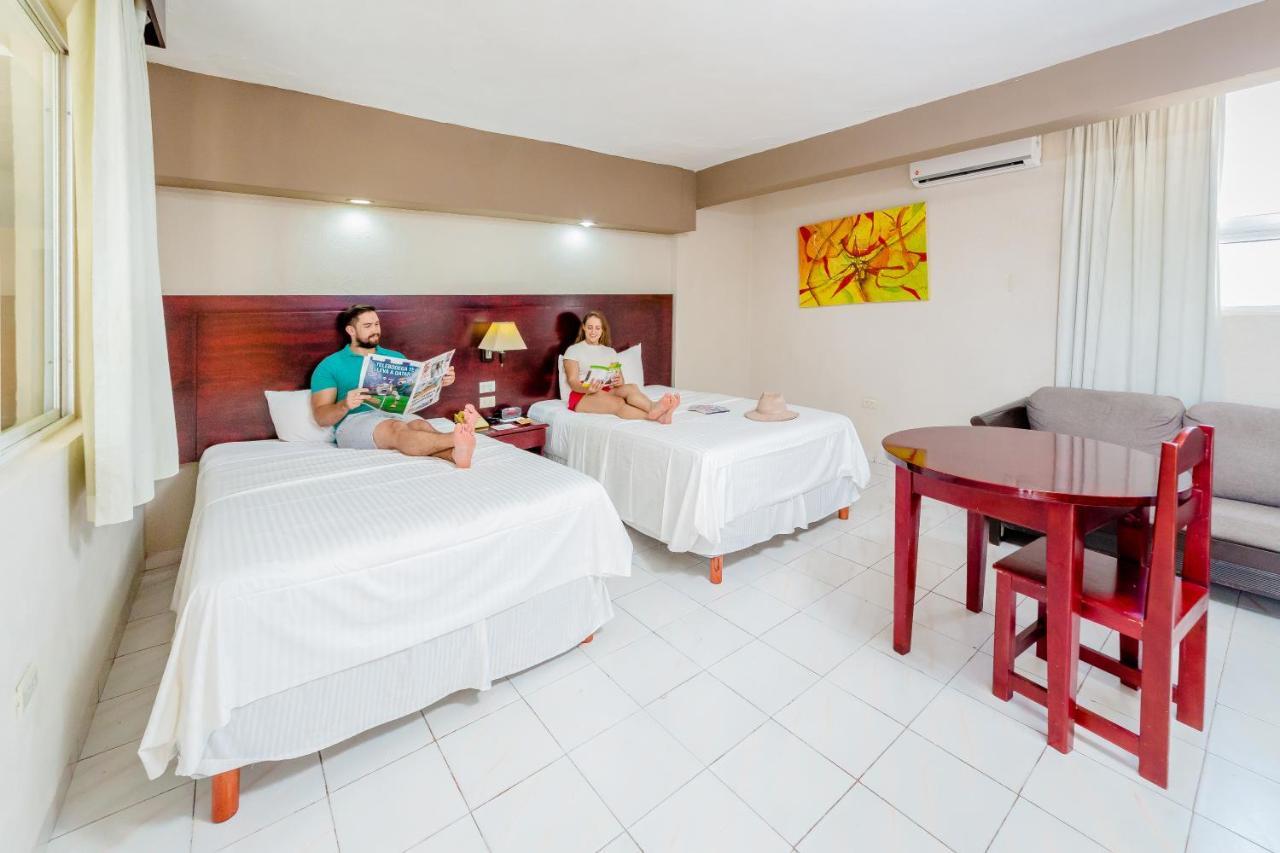Hotel Maria Del Carmen Merida Exterior photo